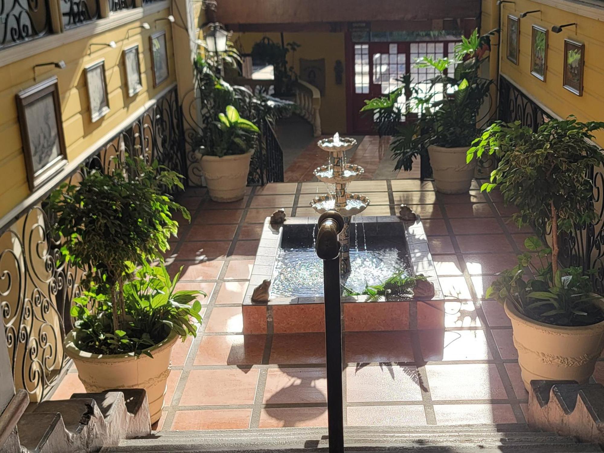 Whiskey Barrel Otel San José Dış mekan fotoğraf